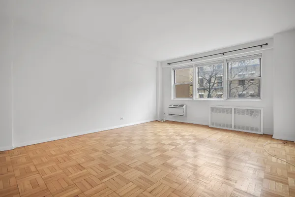 $3,250 | 404 East 66th Street, Unit 5M | Lenox Hill