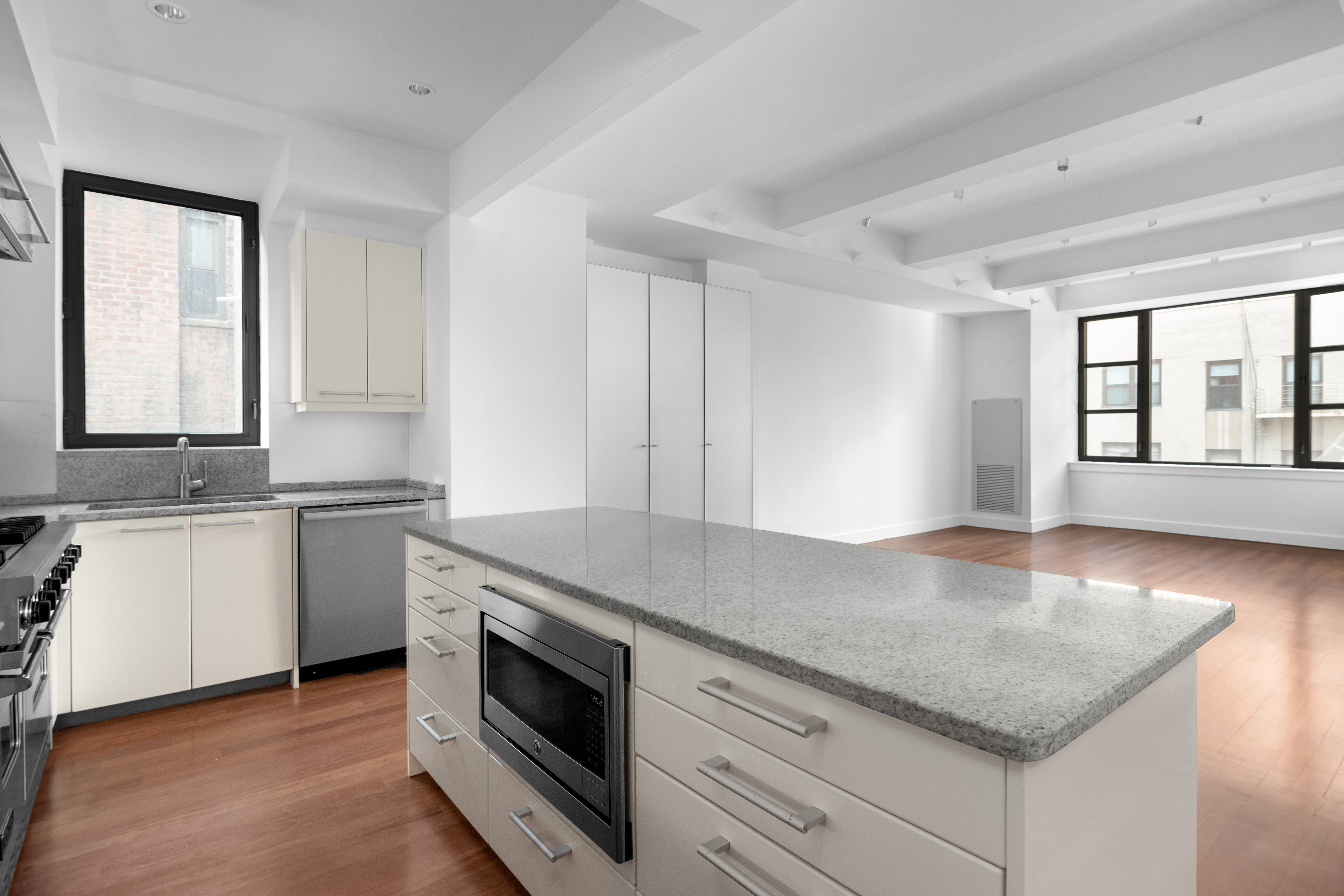 43 West 64th Street, Unit 6C Manhattan, NY 10023 - Photo 3 of 18