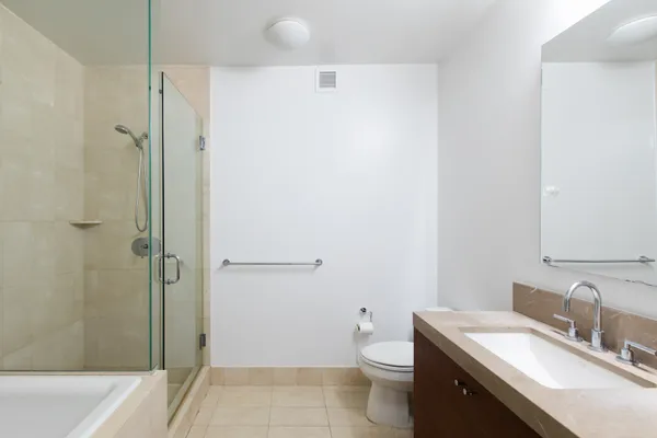 $8,900 | 30 West Street, Unit 15B | Battery Park City