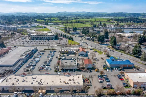 $2,490,000 | 5304 Old Redwood Highway North, Petaluma, CA 94954