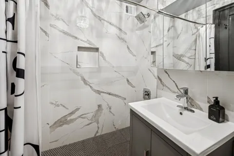 $439,000 | 235 West 102nd Street, Unit 16D | Upper West Side