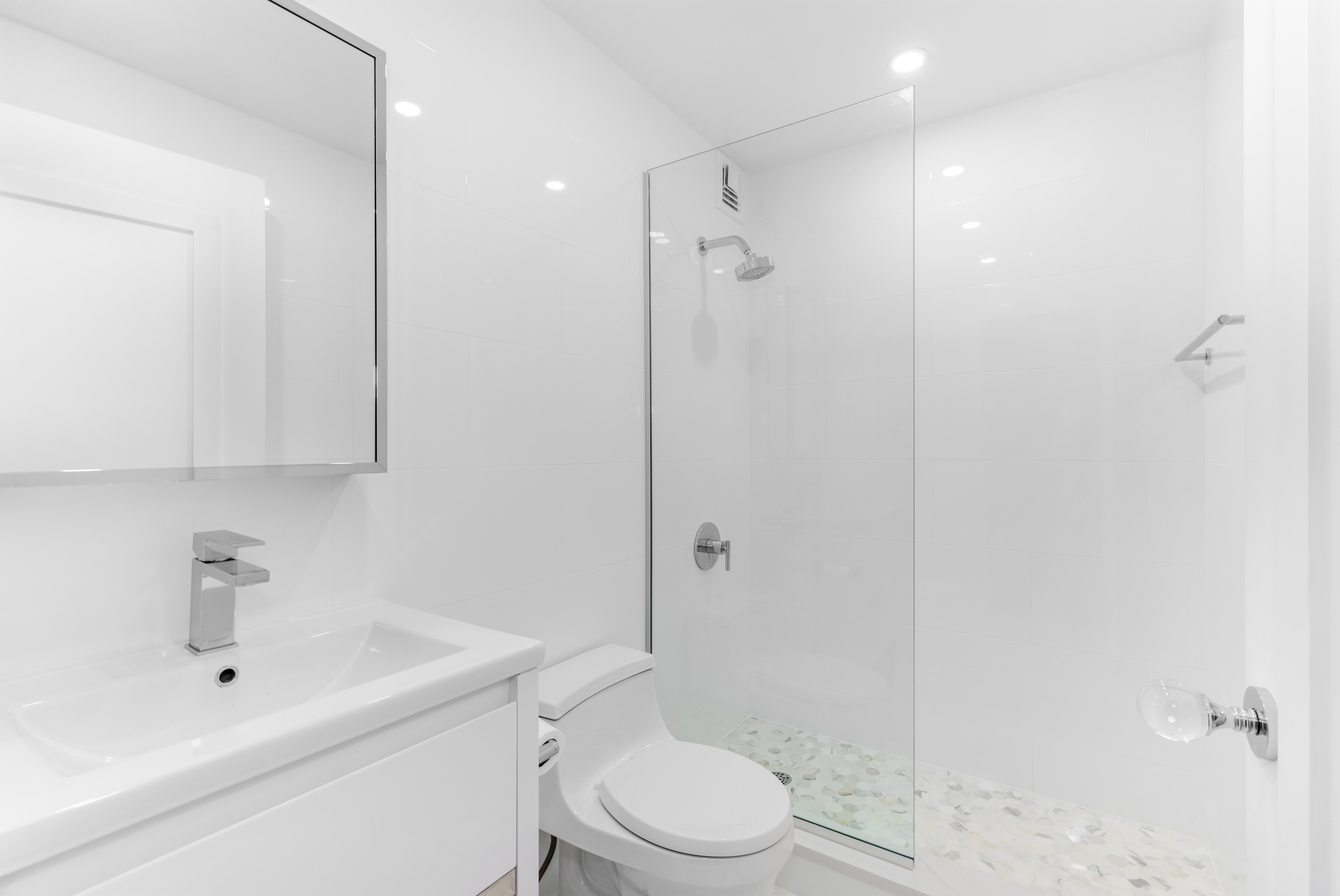 106 Central Park South, Unit 9J Manhattan, NY 10019 - Photo 17 of 18 Gallery Image 17