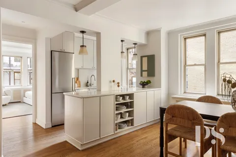 $1,695,000 | 59 West 12th Street, Unit 5G | Greenwich Village