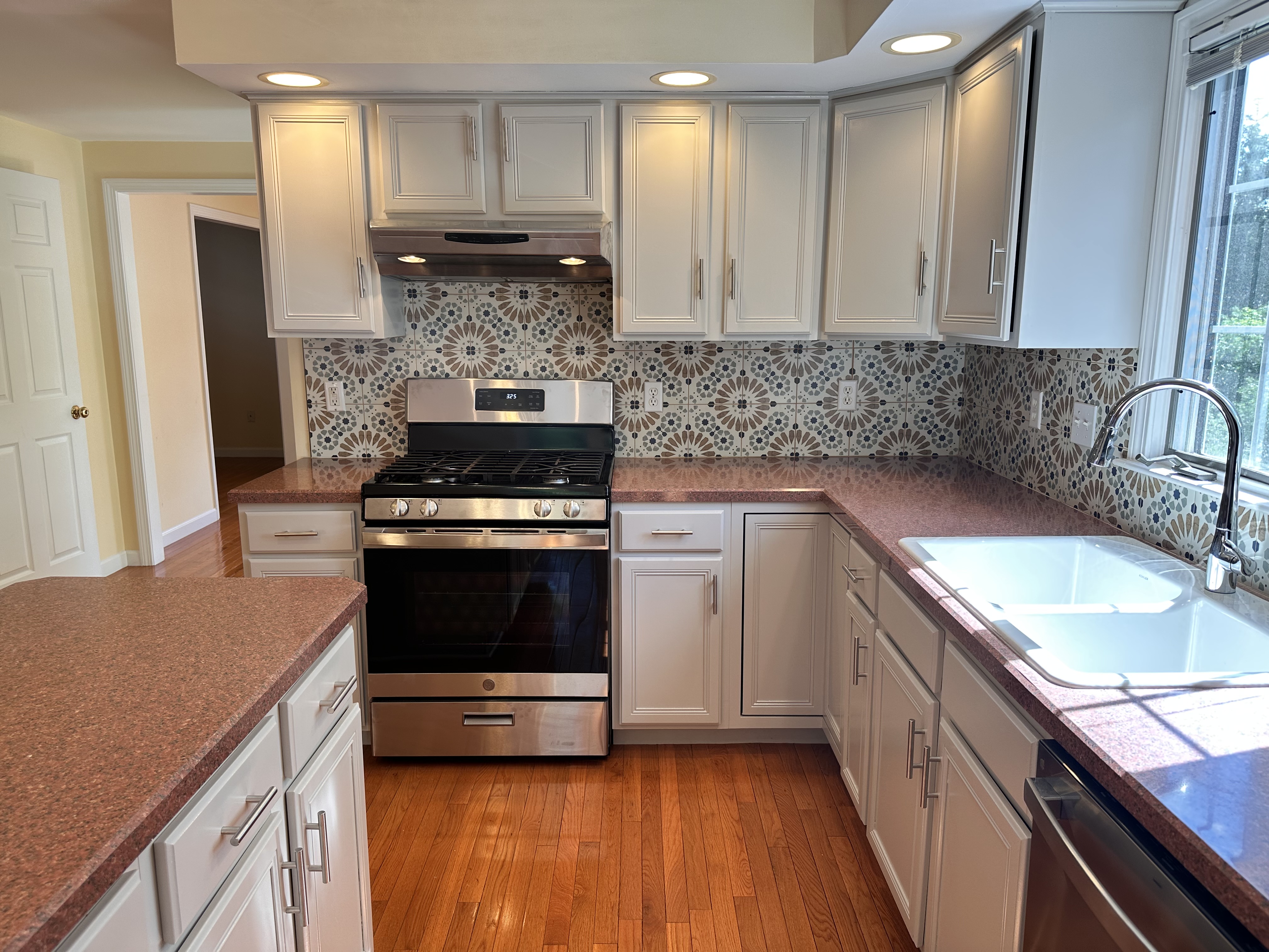322 Lowell Street Lexington, MA 02420 - Photo 11 of 44