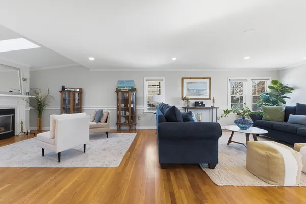 Contact Agent | 9 Poplar Road, Quincy, MA 02169