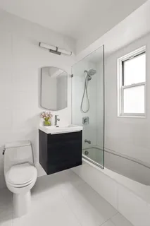 $2,195,000 | 440 East 62nd Street, Unit 17BC | Lenox Hill