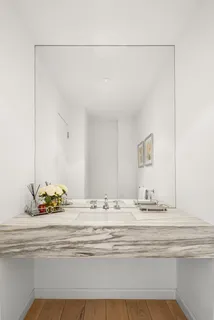 $3,200,000 | 200 East 62nd Street, Unit 27A | Lenox Hill