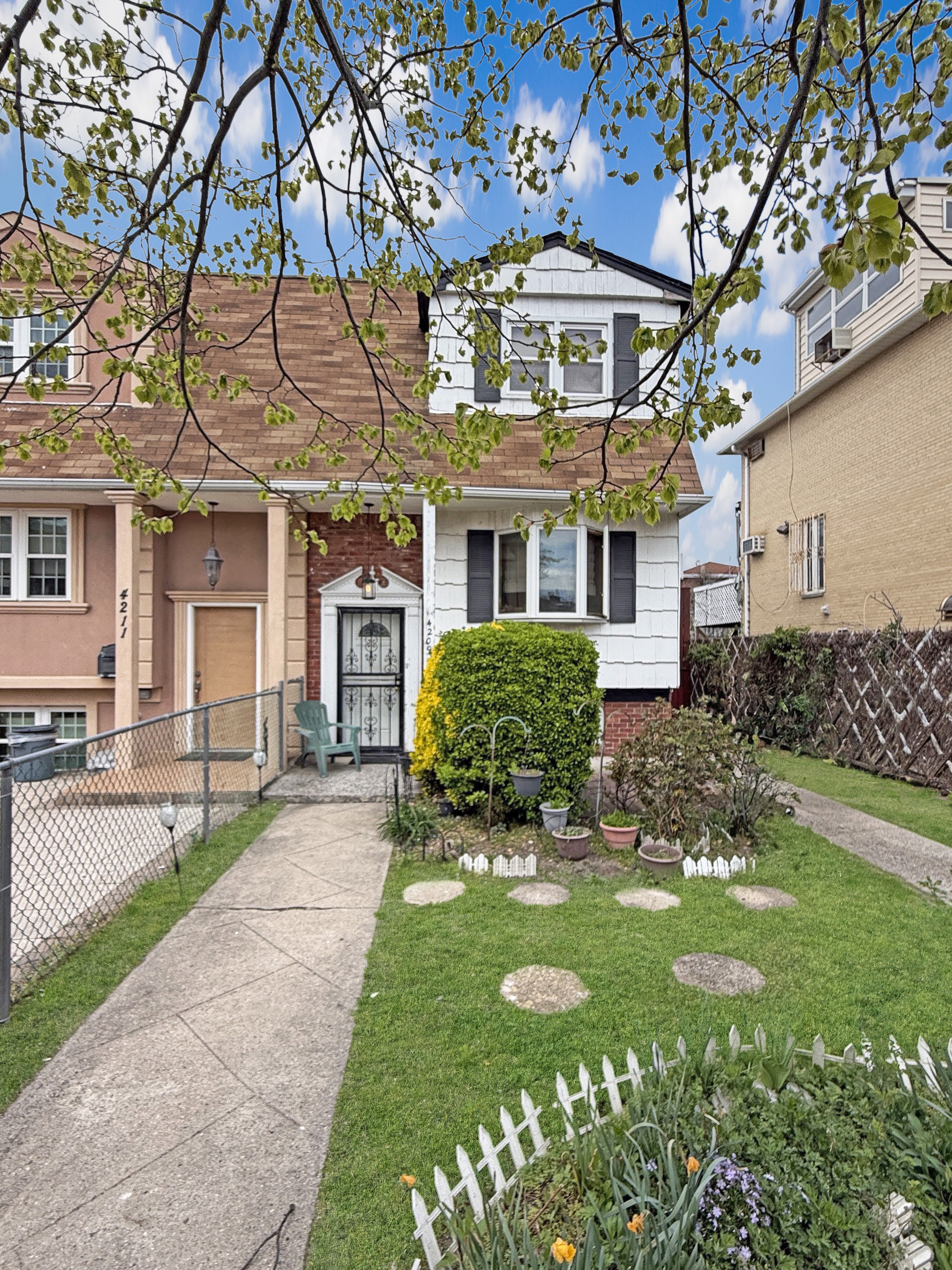 4209 Nautilus Avenue Brooklyn, NY 11224 - Photo 11 of 18 Gallery Image 11
