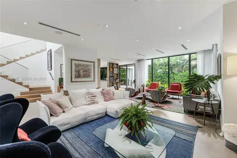 $6,685,000 | 445 Ridgewood Road, Key Biscayne, FL 33149