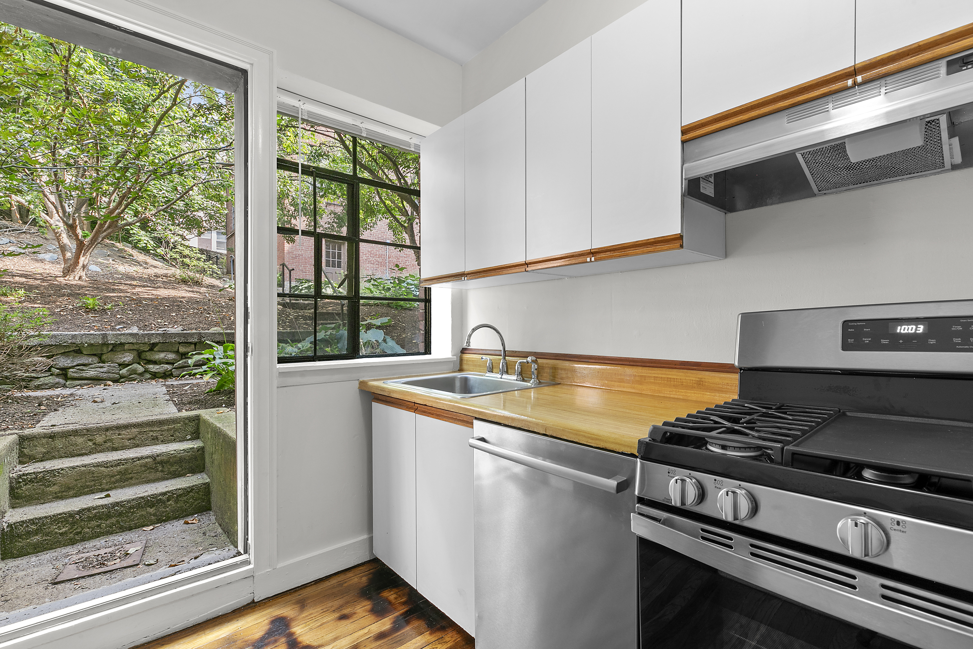 93 Strathmore Road, Unit B Brighton, MA 02135 - Photo 12 of 19