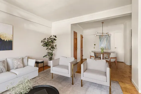 $749,000 | 240 East 46th Street, Unit 7G | Midtown East