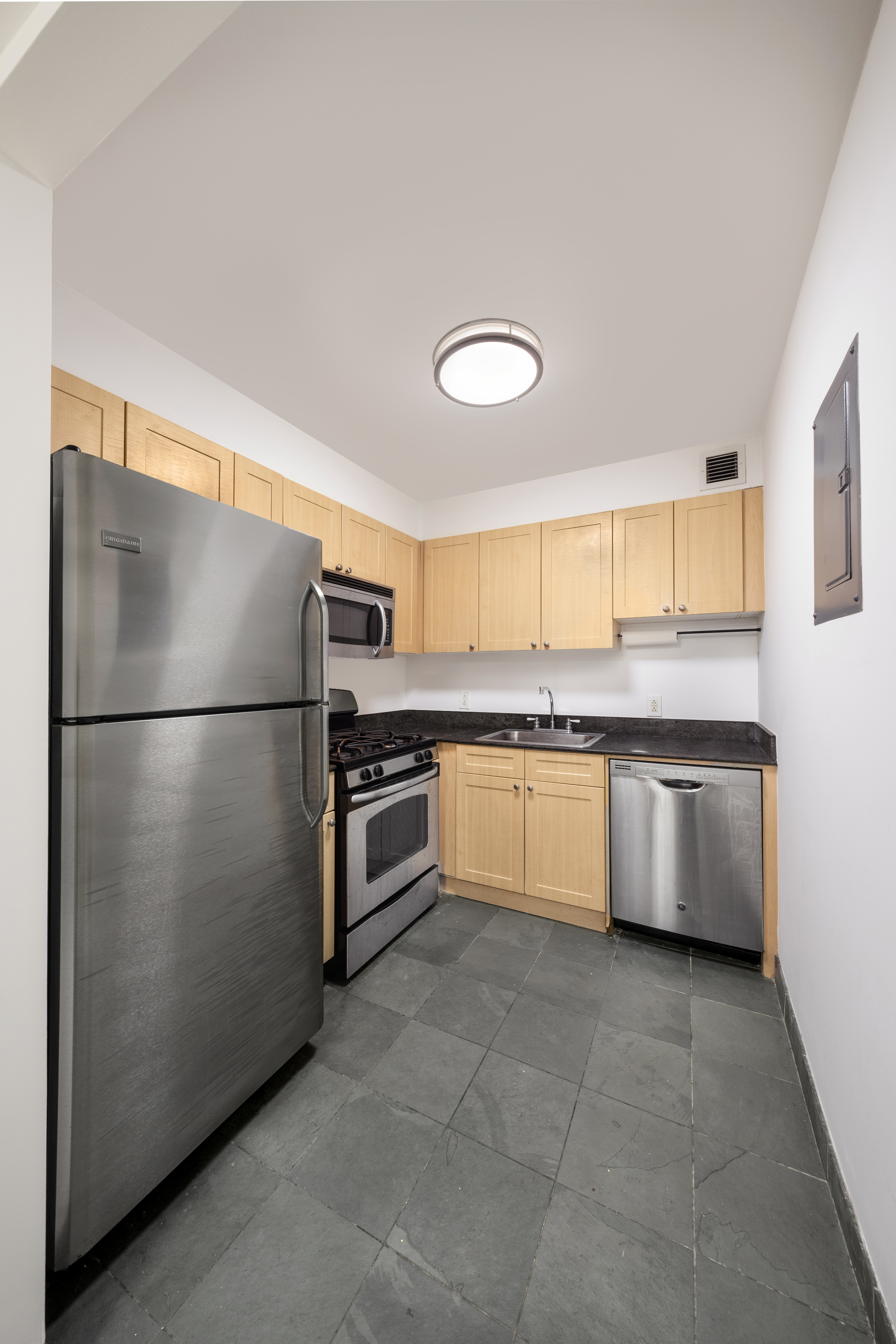 308 East 38th Street, Unit 7F Manhattan, NY 10016 - Photo 3 of 12