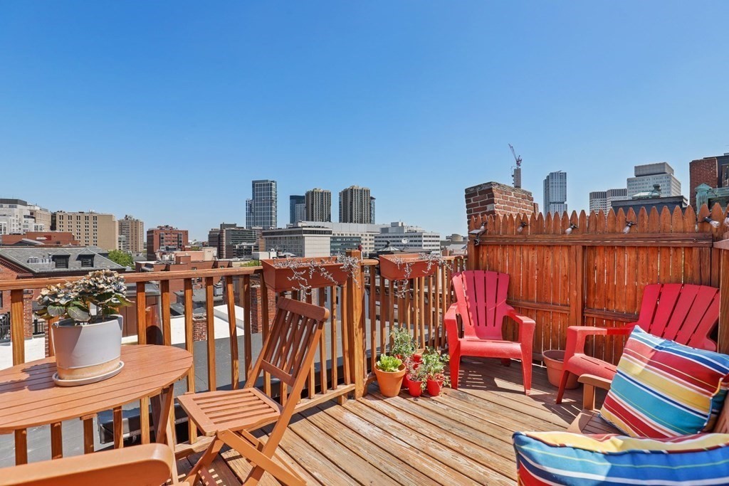 43 Anderson Street, Unit 2 Boston, MA 02114 - Photo 2 of 20