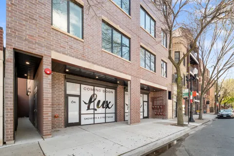 $8,000 | 1327 West Taylor Street, Unit 4, Chicago, IL 60607