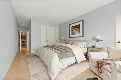 $1,695,000 | 167 East 61st Street, Unit 20E | Lenox Hill