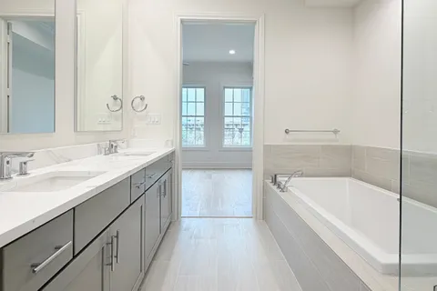 $789,900 | 2401 Canton Street, Unit 1005, Dallas, TX 75201