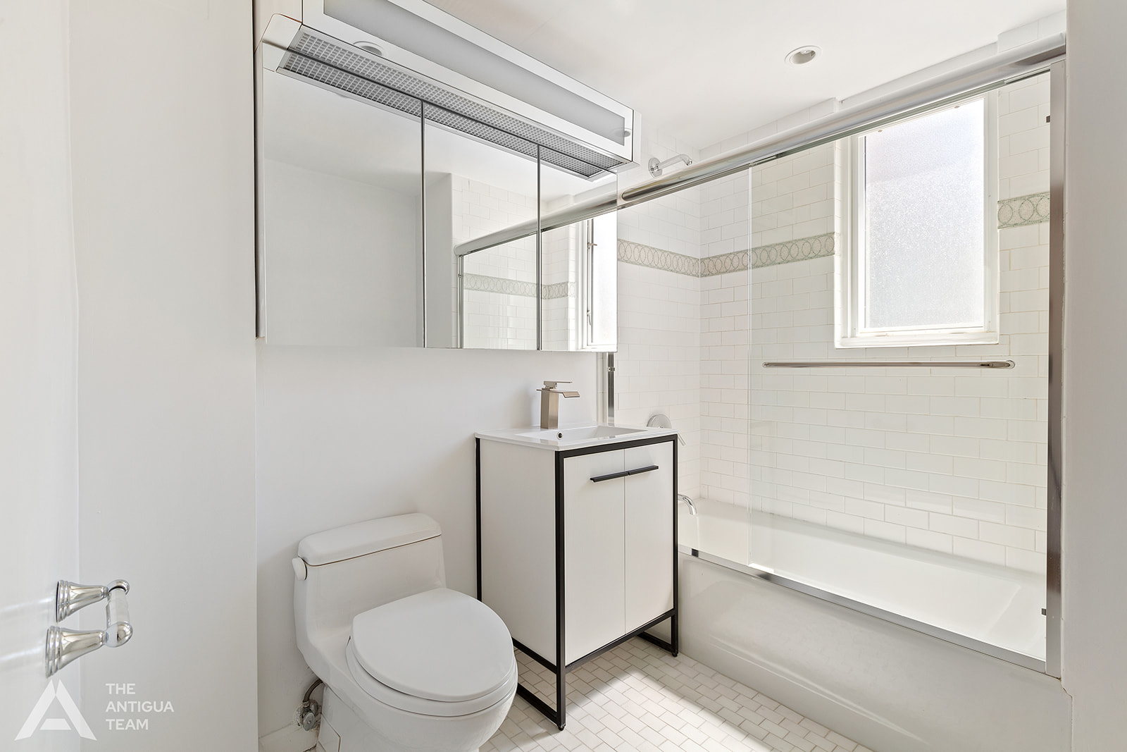 20 East 68th Street, Unit 6F Manhattan, NY 10065 - Photo 9 of 13