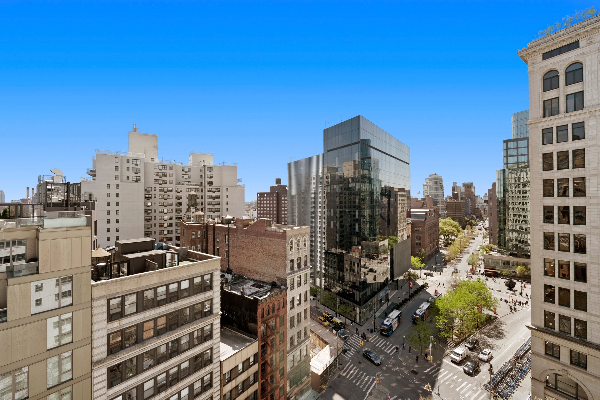 70 East 10th Street, Unit 16D Manhattan, NY 10003 - Photo 4 of 19 Gallery Image 4