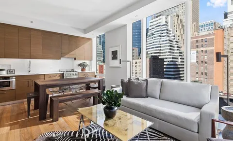 $1,250,000 | 325 Lexington Avenue, Unit 10D | Murray Hill