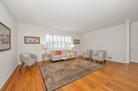 Contact Agent | 14 South Duke Street, Rockville, MD 20850