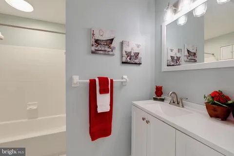 $5,200 | 4710 Old Dominion Drive, Arlington, VA 22207