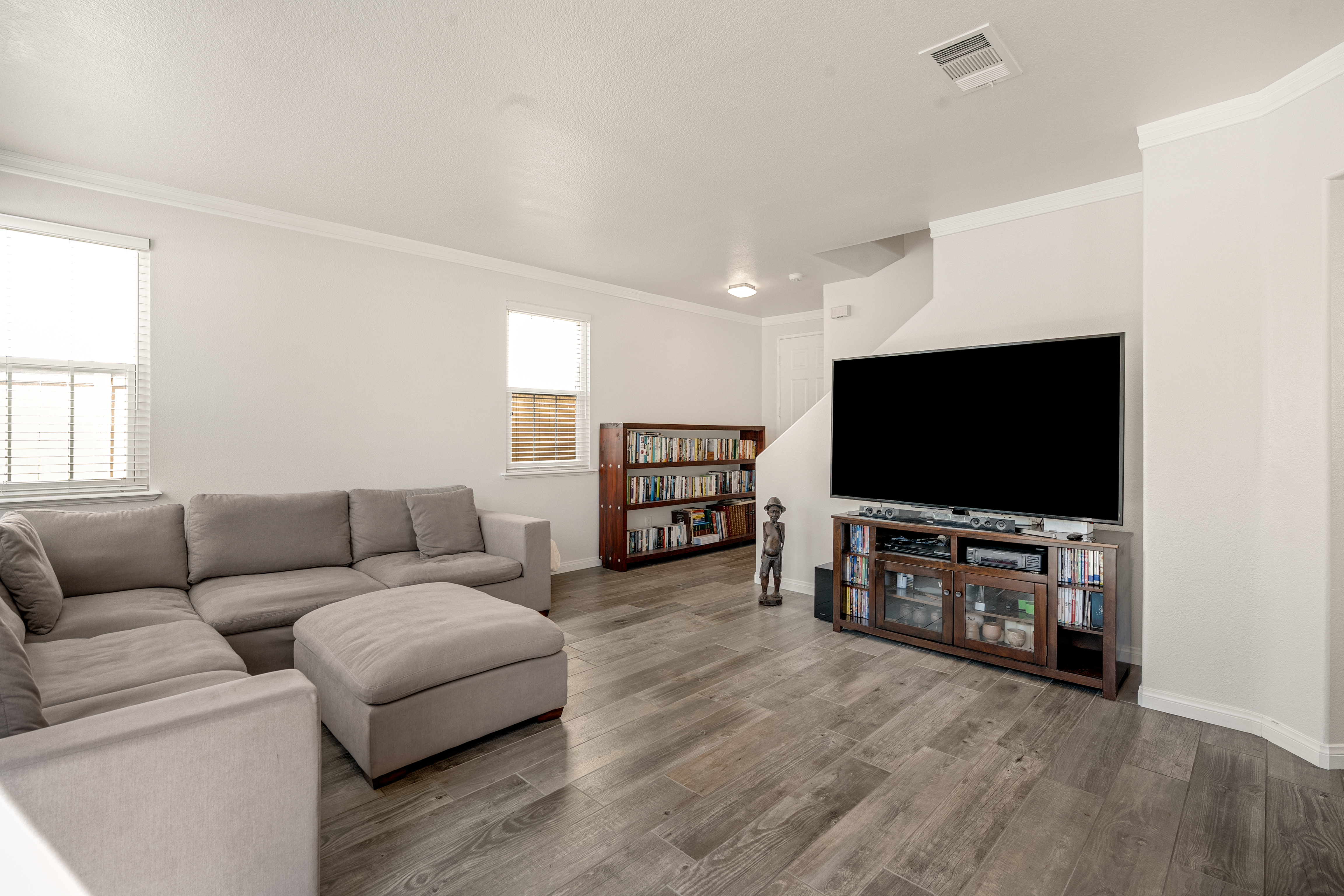 146 Adelia Way Oceanside, CA 92057 - Photo 5 of 37