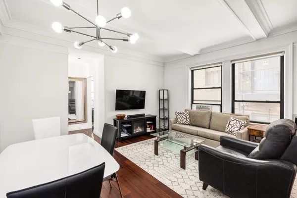 $6,750 | 120 West 58th Street, Unit 6D | Midtown Central