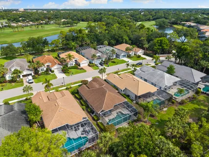 $995,000 | 1717 Winding Oaks Way, Naples, FL 34109