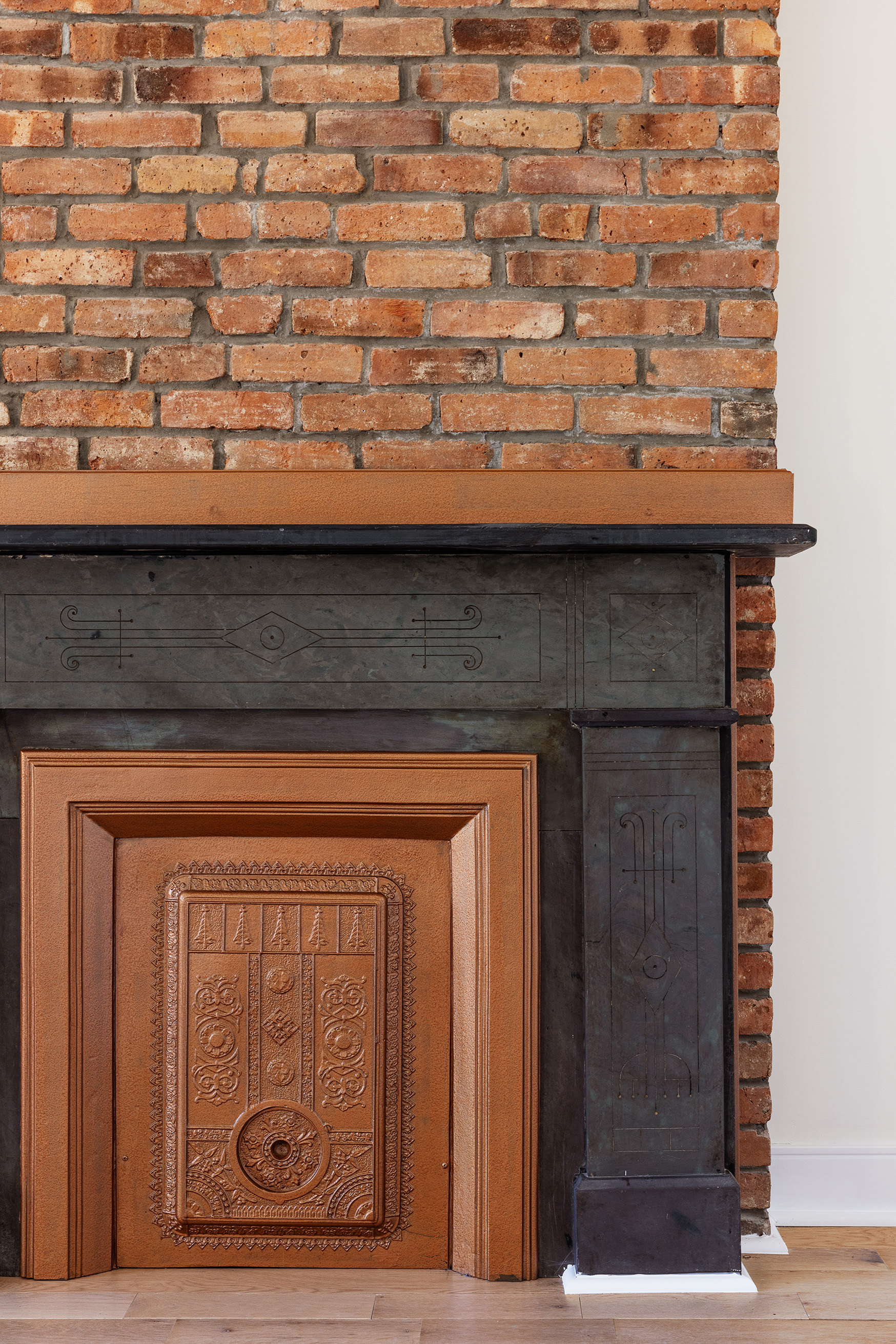 152 North 10th Street, Unit 1R Brooklyn, NY 11249 - Photo 10 of 18 a close view of fireplace