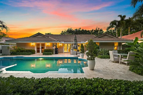 $1,200,000 | 10 Bentwood Road, Palm Beach Gardens, FL 33418