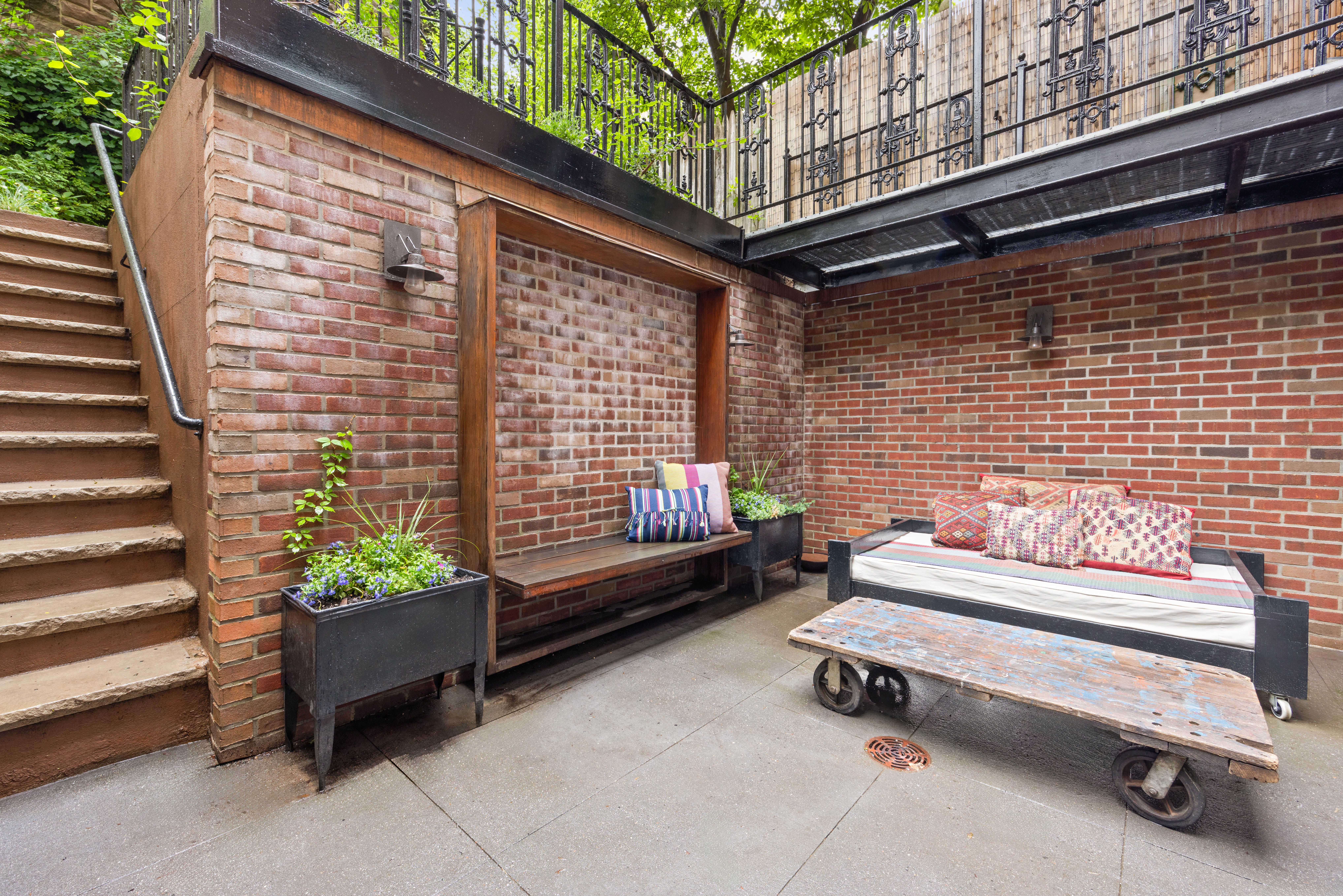 38 7th Avenue, Unit 1 Brooklyn, NY 11217 - Photo 11 of 13 a balcony with sitting area