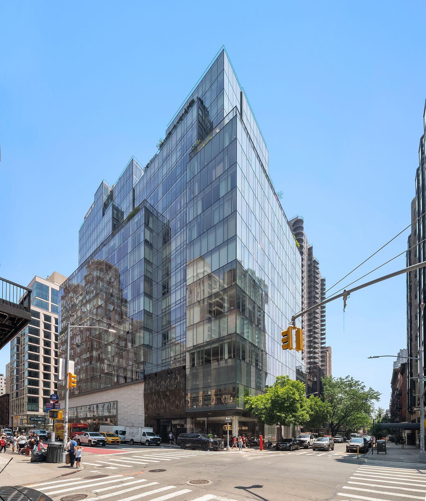 151 East 85th Street, Unit 17B Manhattan, NY 10028 - Photo 8 of 10 a view of a building and a street