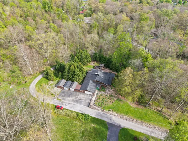 $389,000 | 3132 Lake Road, New Castle, PA 16102