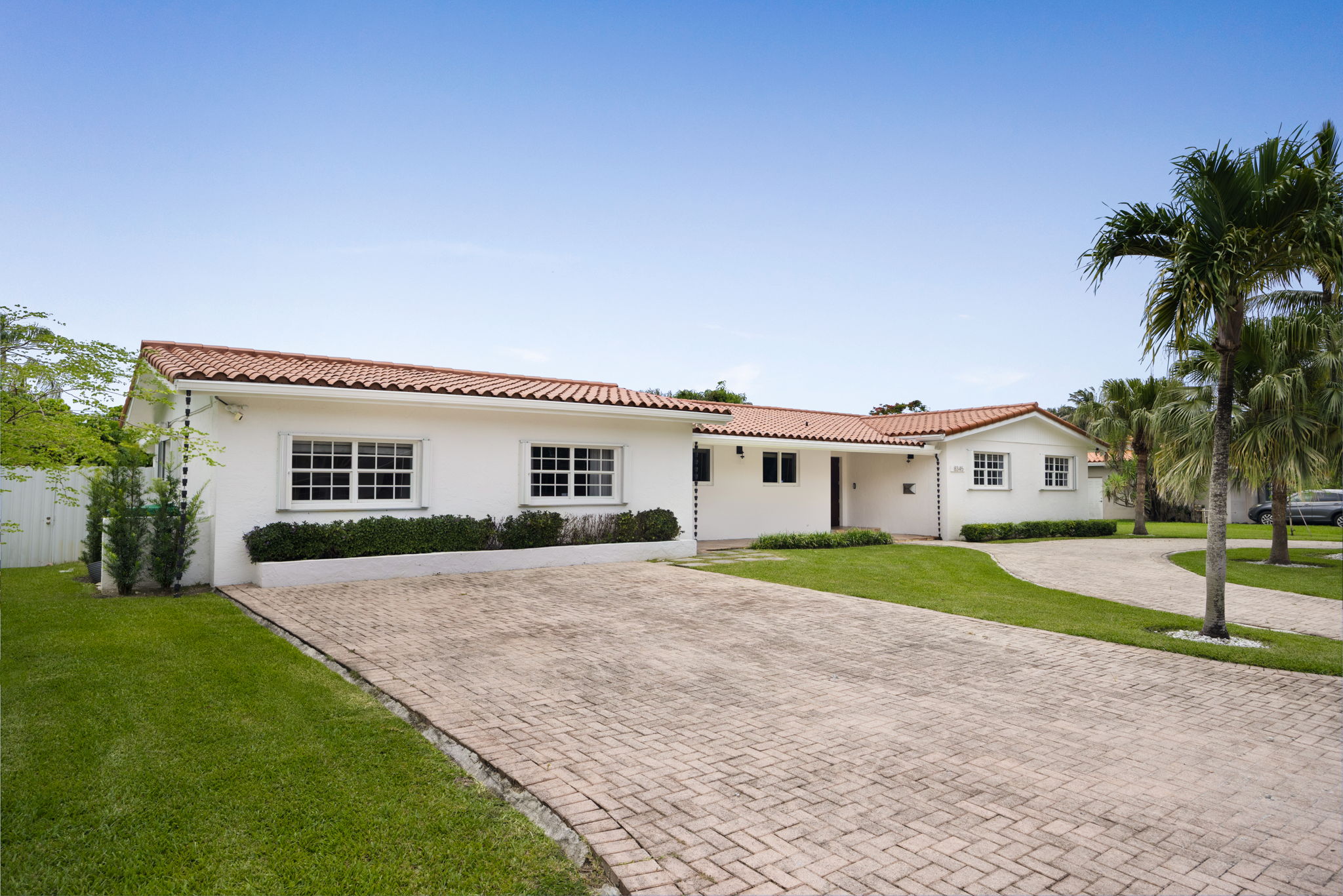 8345 Southwest 90th Street Miami, FL 33156 - Photo 3 of 5