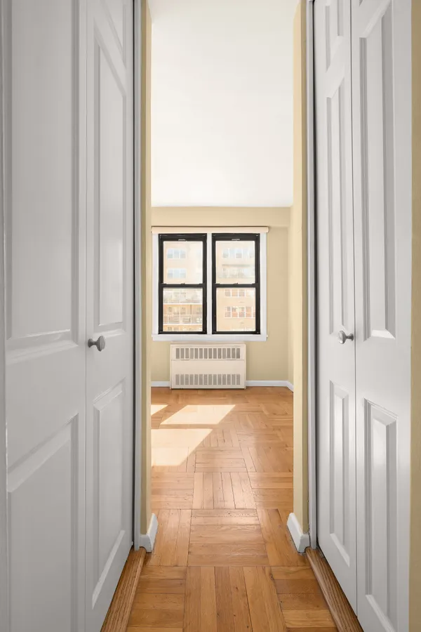 $498,000 | 245 East 24th Street, Unit 16E | Kips Bay