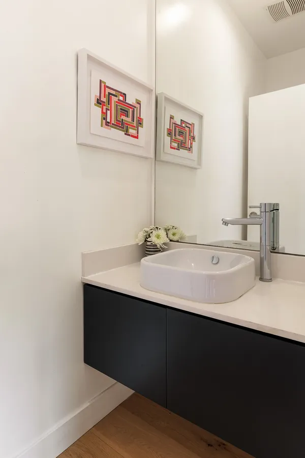 $1,100,000 | 860 1/2 South Wilton Place, Los Angeles, CA 90005