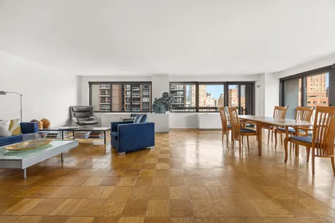 $1,850,000 | 300 East 59th Street, Unit 705 | Sutton Place