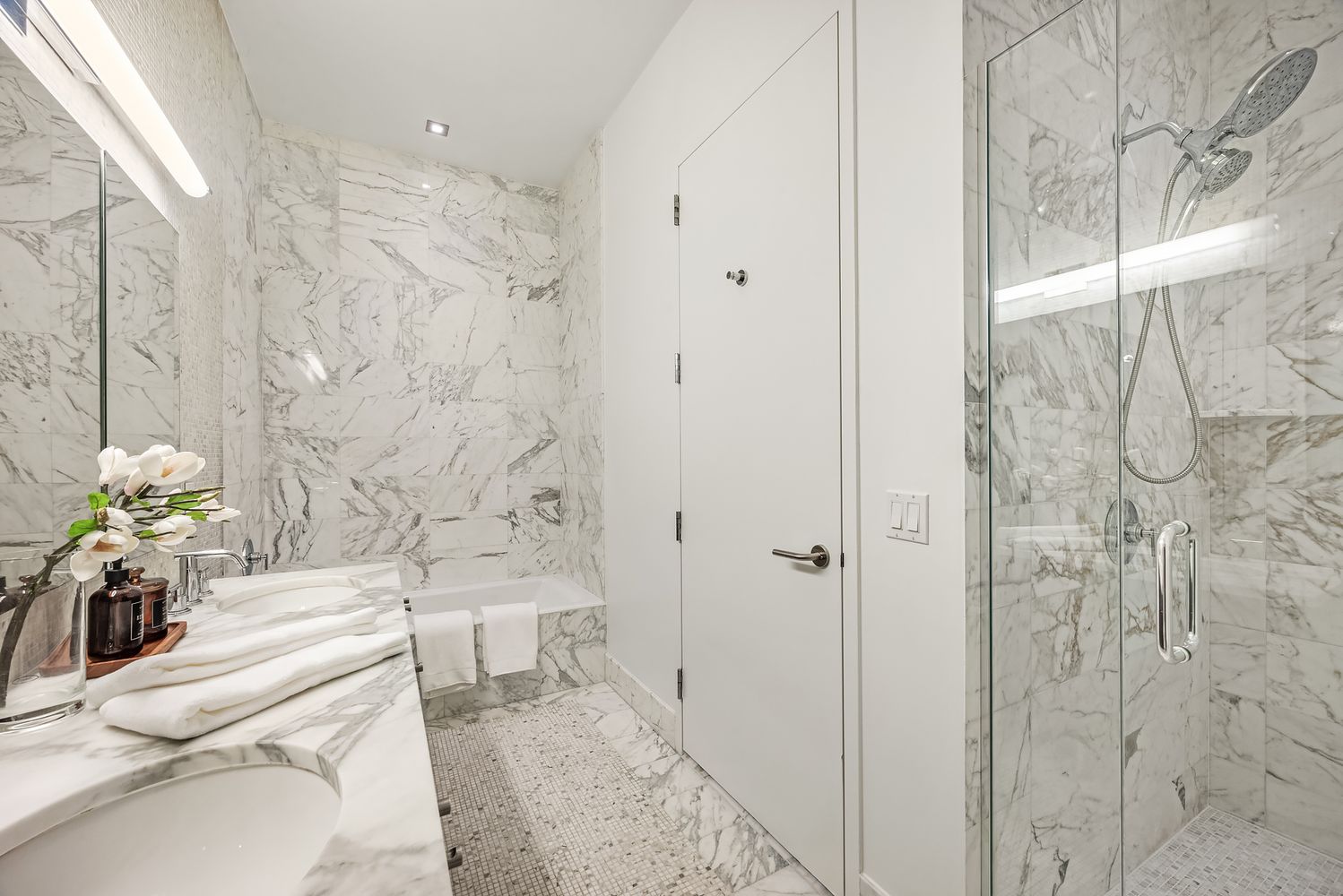 46-30 Center Boulevard, Unit 103 Queens, NY 11109 - Photo 5 of 24