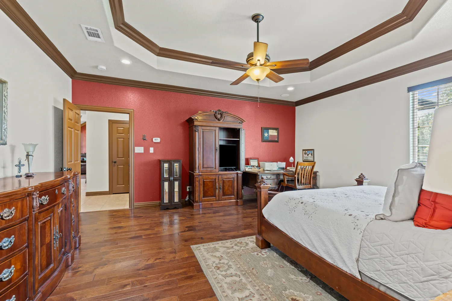 $1,049,000 | 216 Megan Court, Hudson Oaks, TX 76087