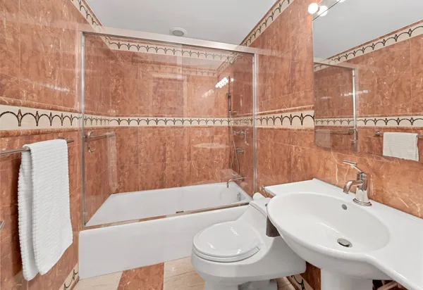 $1,550,000 | 50 Sutton Place South, Unit 2A | Sutton Place