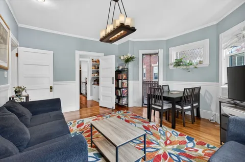 Contact Agent | 17 Park Vale, Unit 4, Brookline, MA 02446