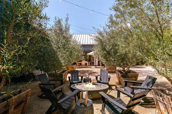 $2,550,000 | 28960 Crags Drive, Agoura Hills, CA 91301