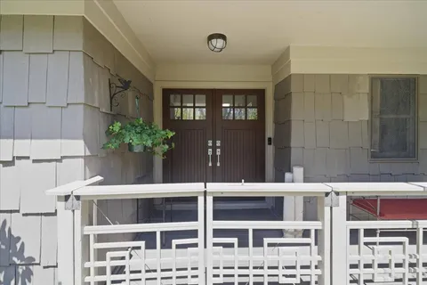 $1,851,000 | 121 Montauk Highway, Quogue, NY 11959
