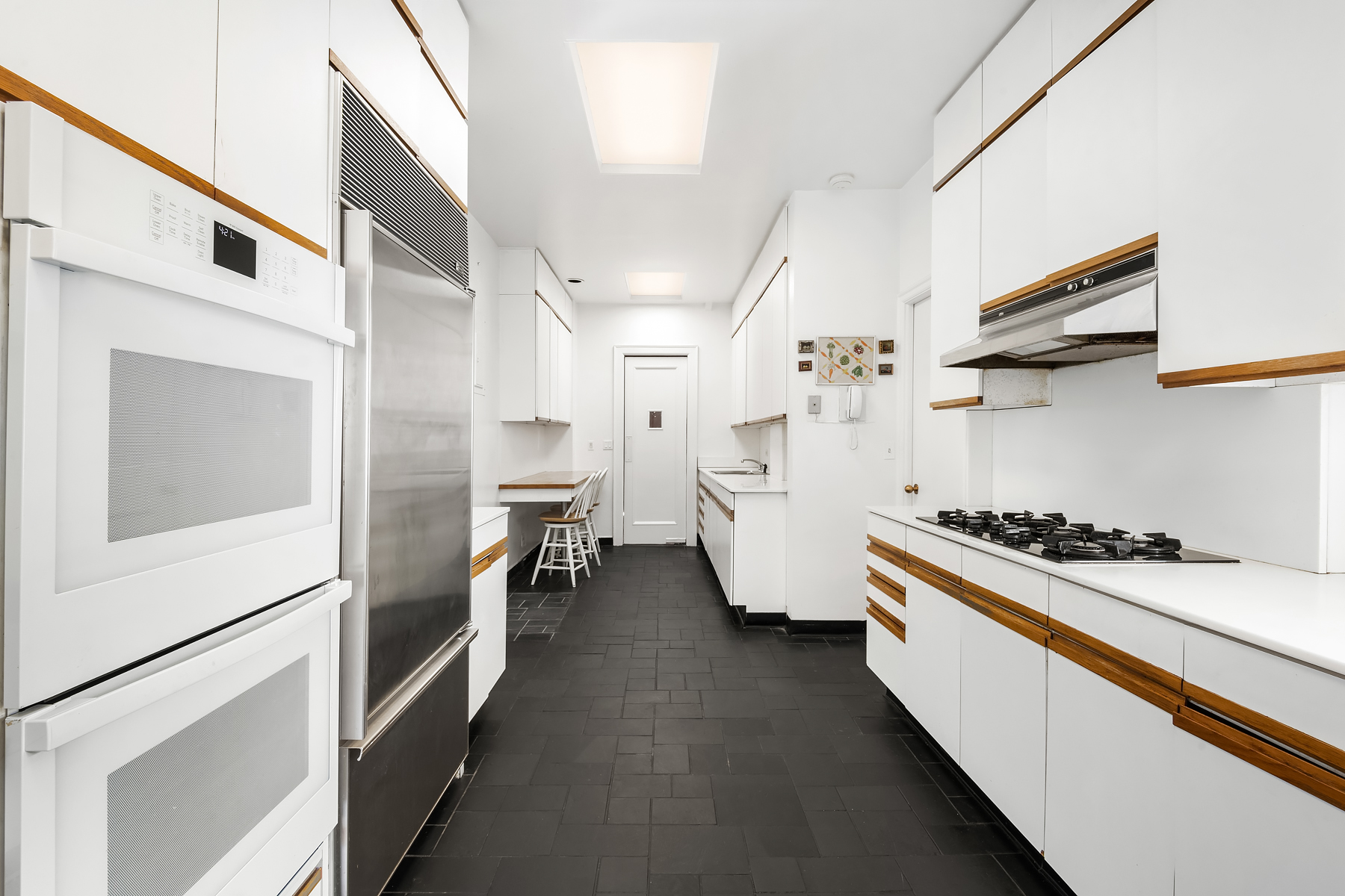 930 Park Avenue, Unit 5S Manhattan, NY 10028 - Photo 12 of 14