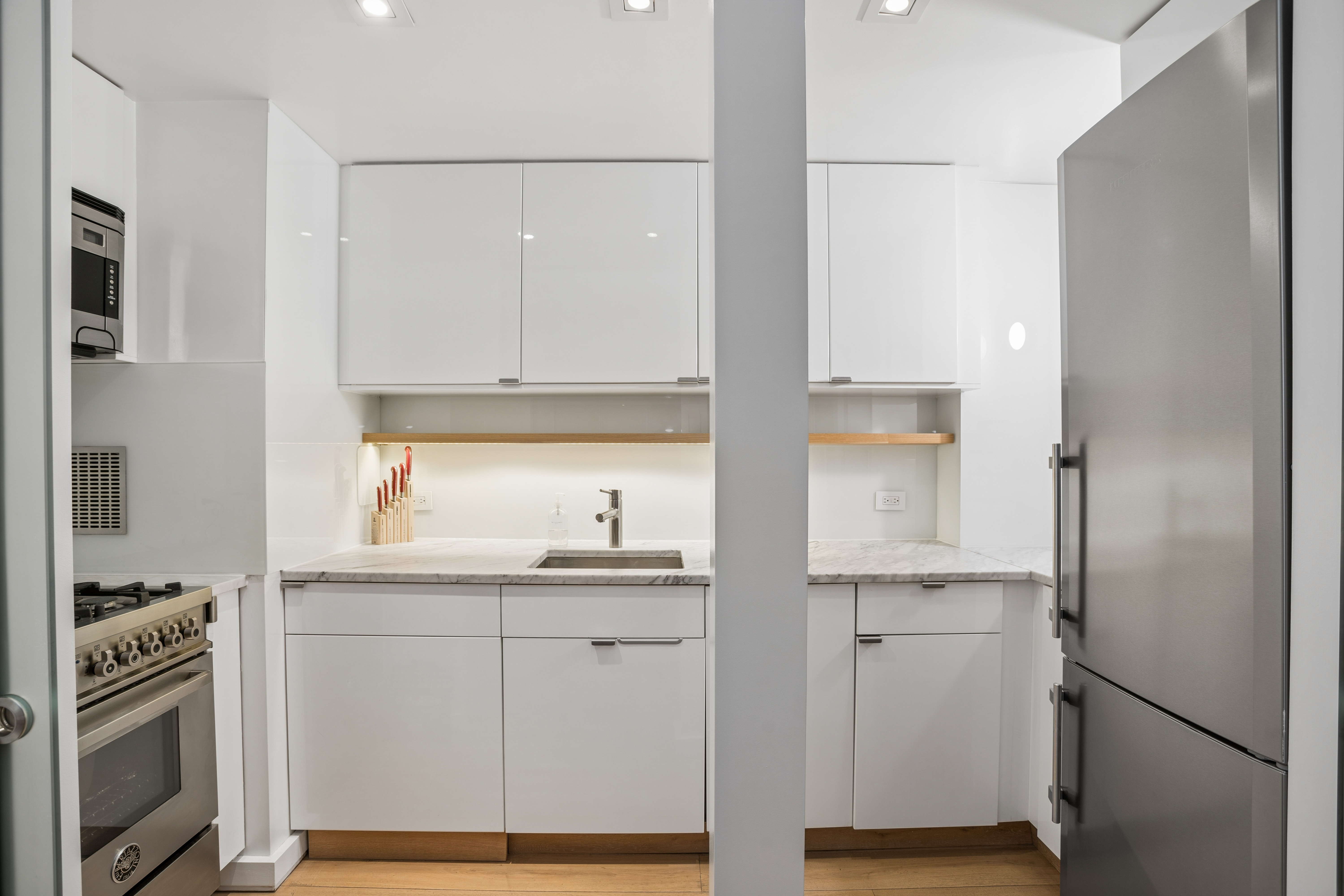 200 Central Park South, Unit 18L Manhattan, NY 10019 - Photo 5 of 9