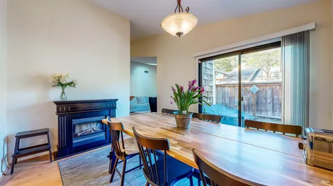 $695,000 | 1678 Creekview Court, Petaluma, CA 94954