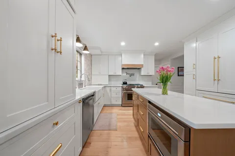 $1,050,000 | 161 Rolling Road, Bala Cynwyd, PA 19004