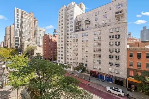 $499,000 | 363 East 76th Street, Unit 6E | Lenox Hill