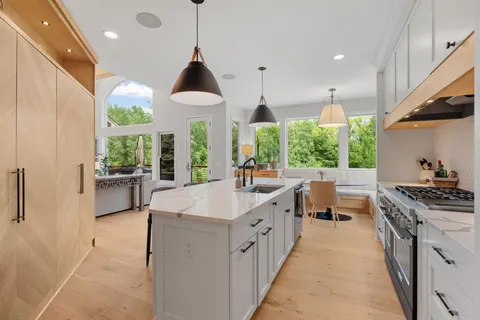 $1,195,000 | 10974 Alameda Avenue, Inver Grove Heights, MN 55077