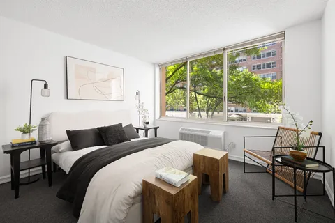 $599,000 | 353 East 72nd Street, Unit 2C | Lenox Hill